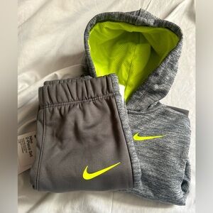 Nike Thermafit NWT 18M Boys 2 Piece Matching Set